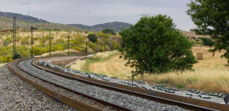 Adif inyecta otros 45 M€ para seguir impulsado la transformación global de la línea Zaragoza-Teruel-Sagunto  