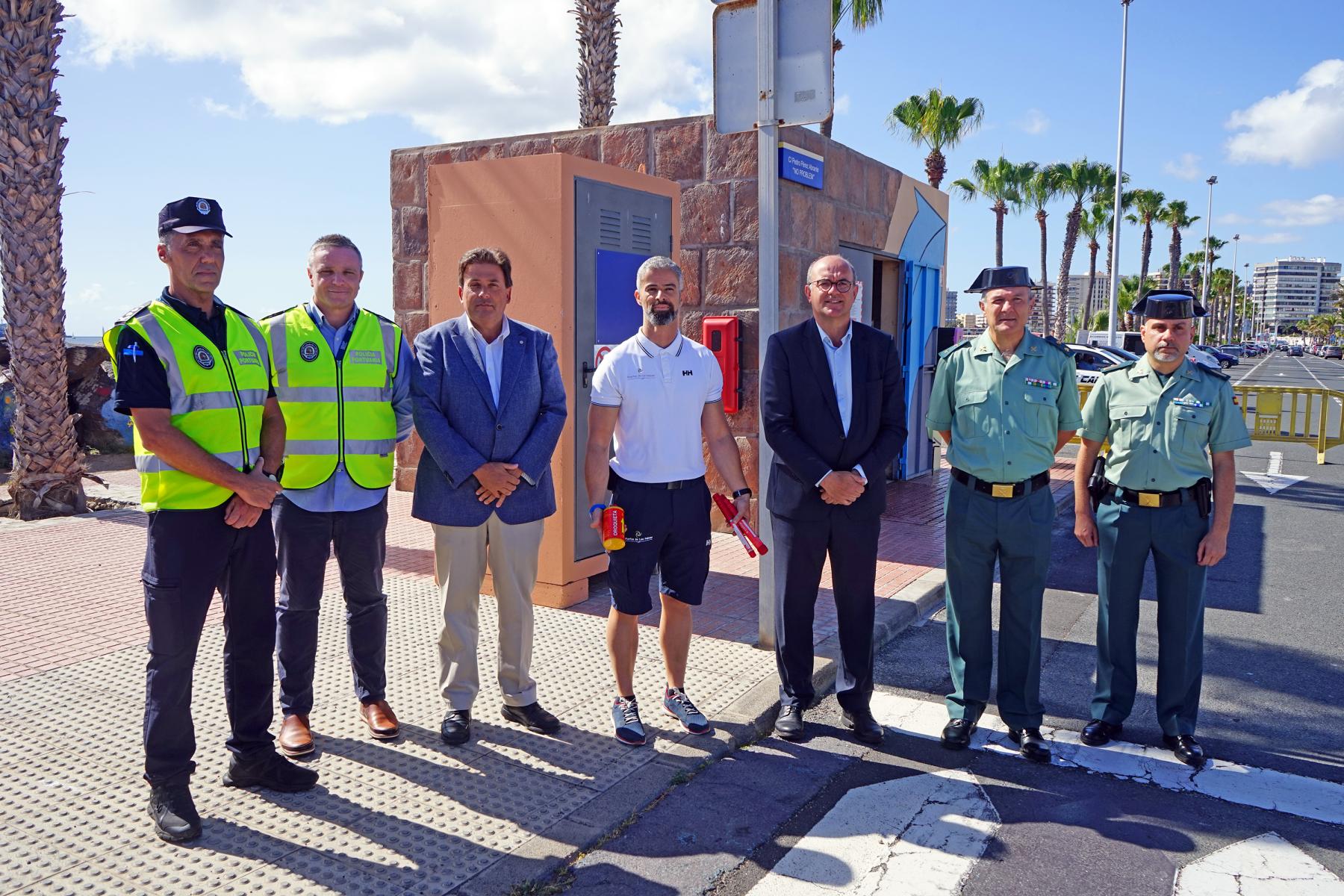 La Delegación del Gobierno y la Autoridad Portuaria de Las Palmas instalan el primer almacén especial de Canarias de artículos pirotécnicos caducados para uso en la marina