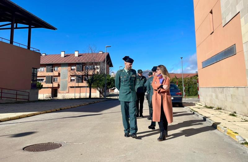 Gómez de Diego anuncia el inicio de las obras de rehabilitación del cuartel de la Guardia Civil de Reinosa
