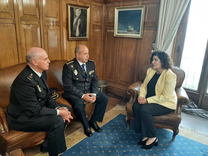 María Rivas destaca a traxectoria profesional do novo comisario provincial da Policía Nacional na Coruña