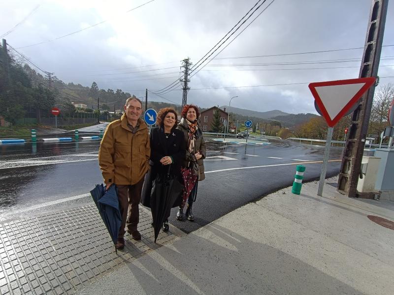 María Rivas supervisa as obras de modificación da glorieta de *rúa de Francos en Teo e subliña o esforzo investidor do Goberno nas estradas da provincia con máis de 75*M€  