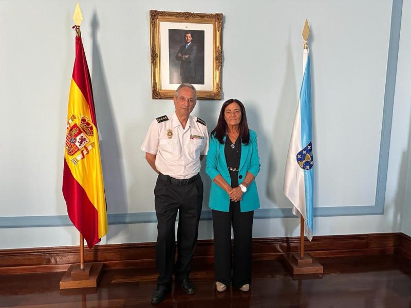 Isabel Rodríguez despide al comisario jefe provincial, José María Esteban, tras 6 años en la Comisaría Provincial de Lugo