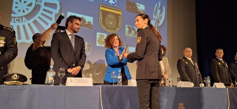 María Rivas preside os actos da Policía Nacional en Santiago e subliña o esforzo do Goberno nos últimos anos reforzando medios humanos e investindo en novas infraestruturas 